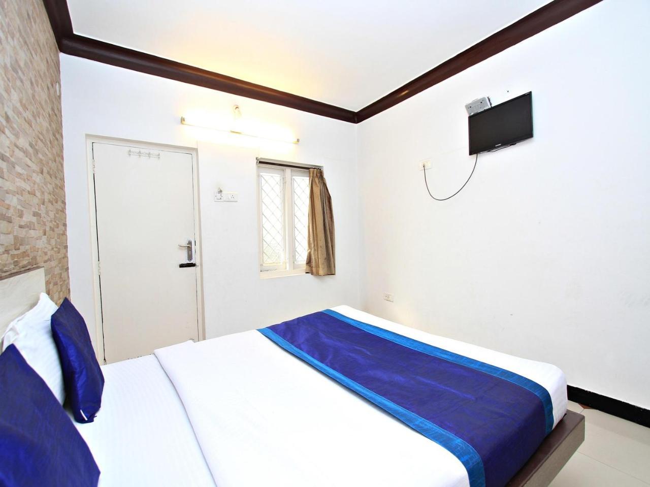 אוטי Hotel Pratham International מראה חיצוני תמונה