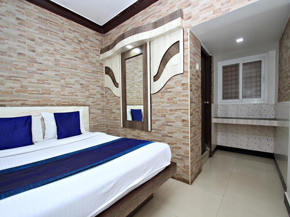 אוטי Hotel Pratham International מראה חיצוני תמונה