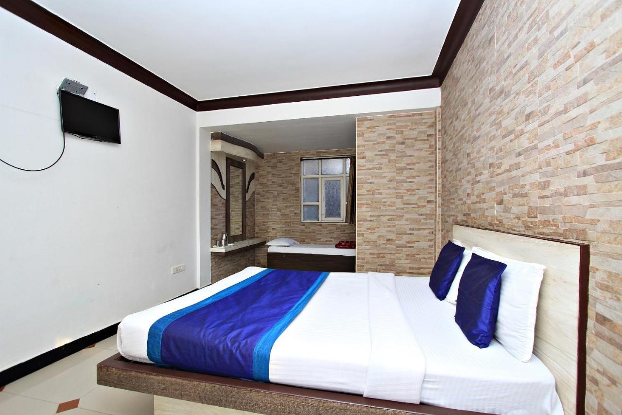 אוטי Hotel Pratham International מראה חיצוני תמונה